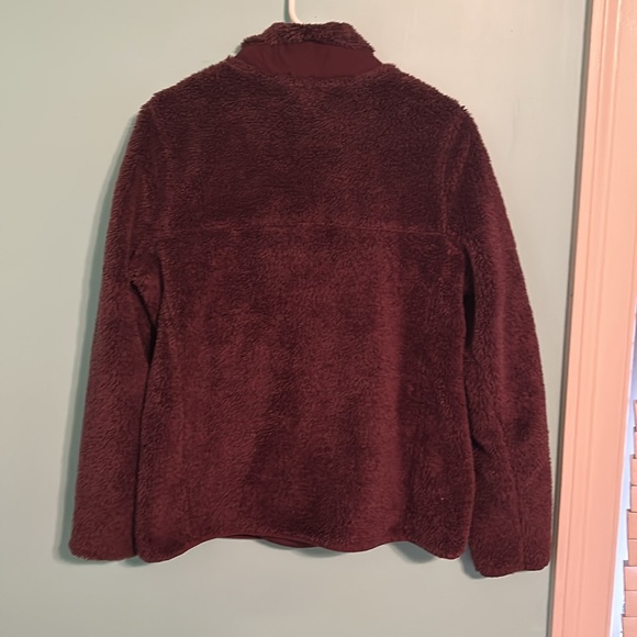 Like new LL Bean women’s maroon hi-pile fleece pullover - Picture 5 of 5